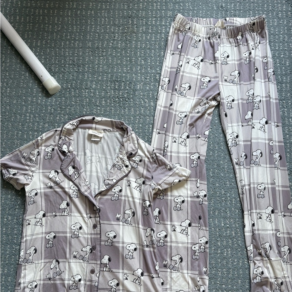 Peanuts Gray and White Cartoon Pajama Set